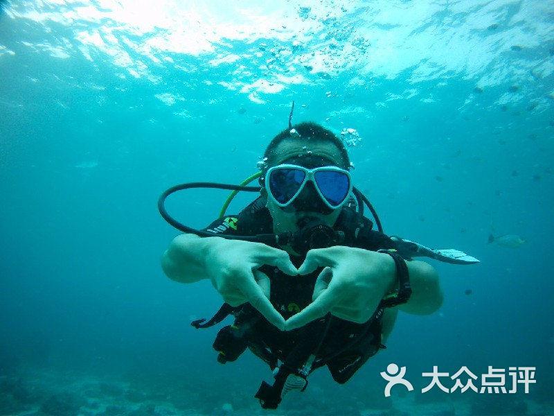 时尚女装设计师